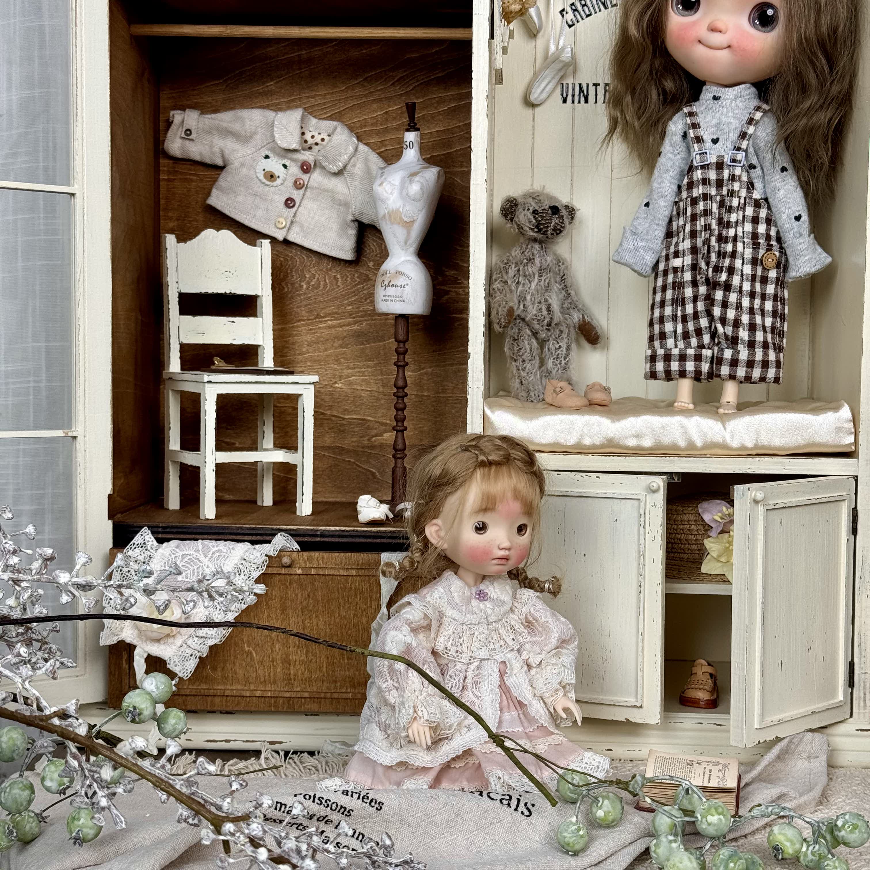 Miniature Dollhouse 1/3 1/4 1/6 Vintage-Style BJD Storage Cabinet DIY