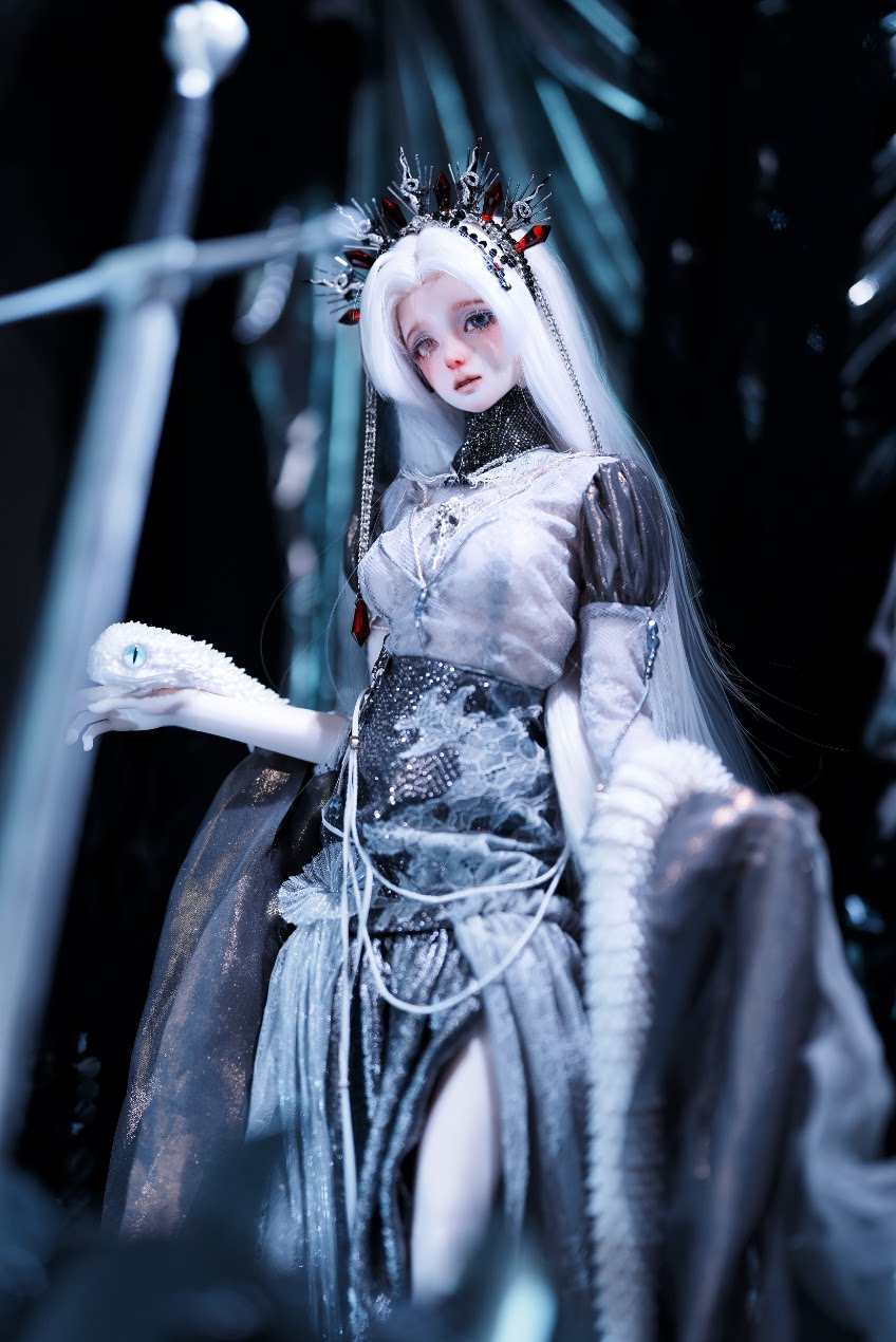 WonderlandDoll 1/3 64cm BJD head Chloe & body