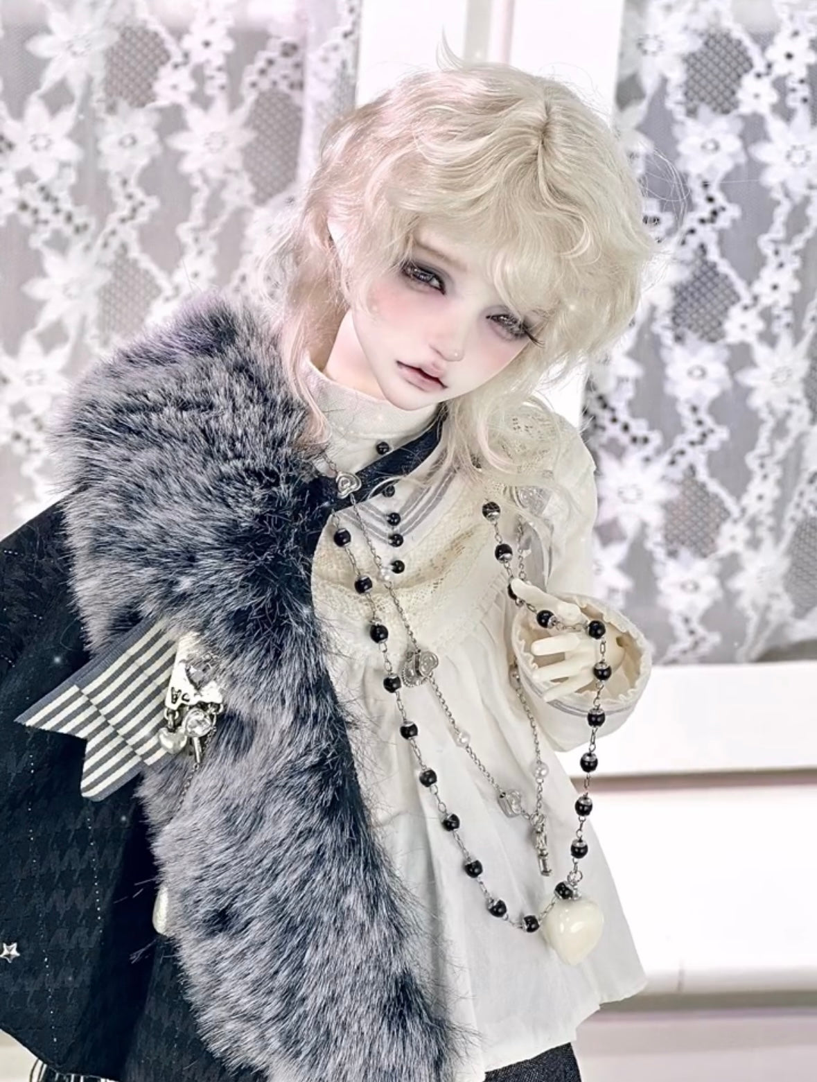 The bad world researcher 1/4 BJD head BaiYan Not smiling